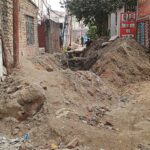 6 महीने से गड्ढा खोद ठेकेदार गायब, नरक बनी सड़कें; भाकपा माले ने दी नगर निगम घेराव की चेतावनी