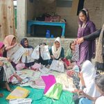 बीड़ी श्रमिक परिवारों की महिलाएं सीख रहीं आत्मनिर्भरता का गुर, सिलाई प्रशिक्षण केंद्र का सचिव ने किया मुआयना