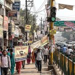बिहार के शहरों में ‘अवैध होर्डिंग’ पर चला सरकारी बुलडोजर: 11 हजार से अधिक मामले दर्ज, लाखों का जुर्माना