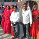 मानवता की मिसाल: बेटी की डोली के लिए ‘फरिश्ता’ बने ग्रामीण चिकित्सक राजेश राम, लाचारी को हराकर समाज ने थामी गरीब पिता की कलाई!