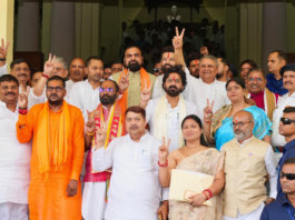 बिहार विधान परिषद चुनाव के लिए सम्राट चौधरी की मौजूदगी में एनडीए का महा-नामांकन, पवन सिंह की धमाकेदार एंट्री से विपक्ष चित; मंत्री दीपक प्रकाश का कटा पत्ता, कुर्सी पर मंडराया संकट!