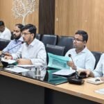 अग्निकांड के बीच मरीजों को मरता छोड़ भागा डॉक्टर सस्पेंड: जिलाधिकारी सुब्रत कुमार सेन का महा-एक्शन, 24 घंटे में 25 अस्पताल सील!