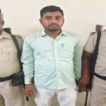घूसखोर कर्मचारी पर निगरानी का ऐक्शन: गड़हनी अंचल कार्यालय में 3,500 रुपये की घूस लेते रंगे हाथ दबोचा गया राजस्व कर्मचारी जितेन्द्र कुमार!