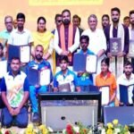 बिहार के खेल इतिहास में बड़ा फैसला: टीम इंडिया के स्टार गेंदबाज बने डीएसपी, 19 खिलाड़ियों को मिली सरकारी नौकरी